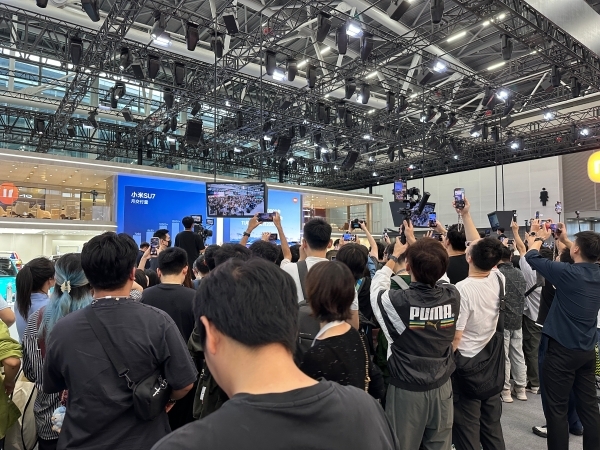 量大战：卷价格卷智驾卷老板冰球突破正规网站广州车展流(图2)
