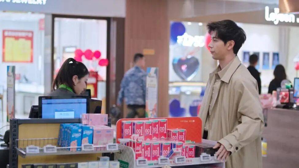 没人买了情趣用品却卖爆了冰球突破游戏网站安全套(图10)